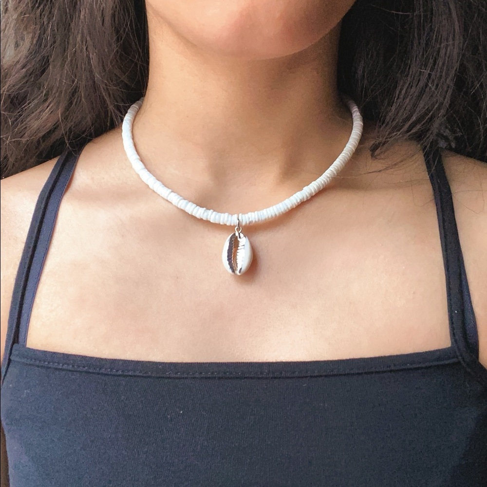 White Shell Necklace with Pendant
